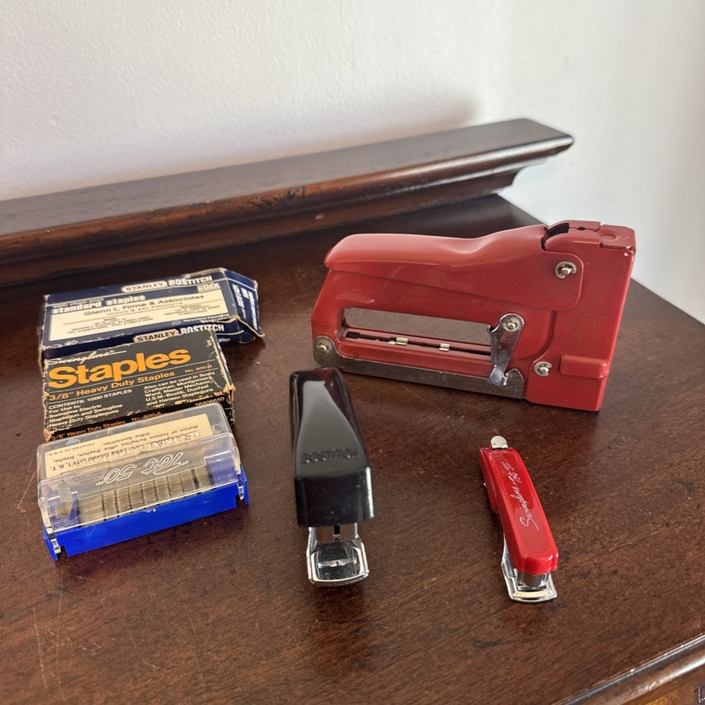 Vintage Swingline Heavy Duty Stapler Gun Tacker #800 Red W/ Staple Lot Bostitch